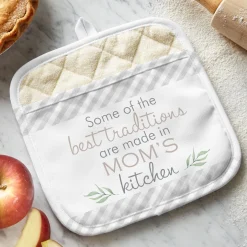 Family Traditions Pot Holder