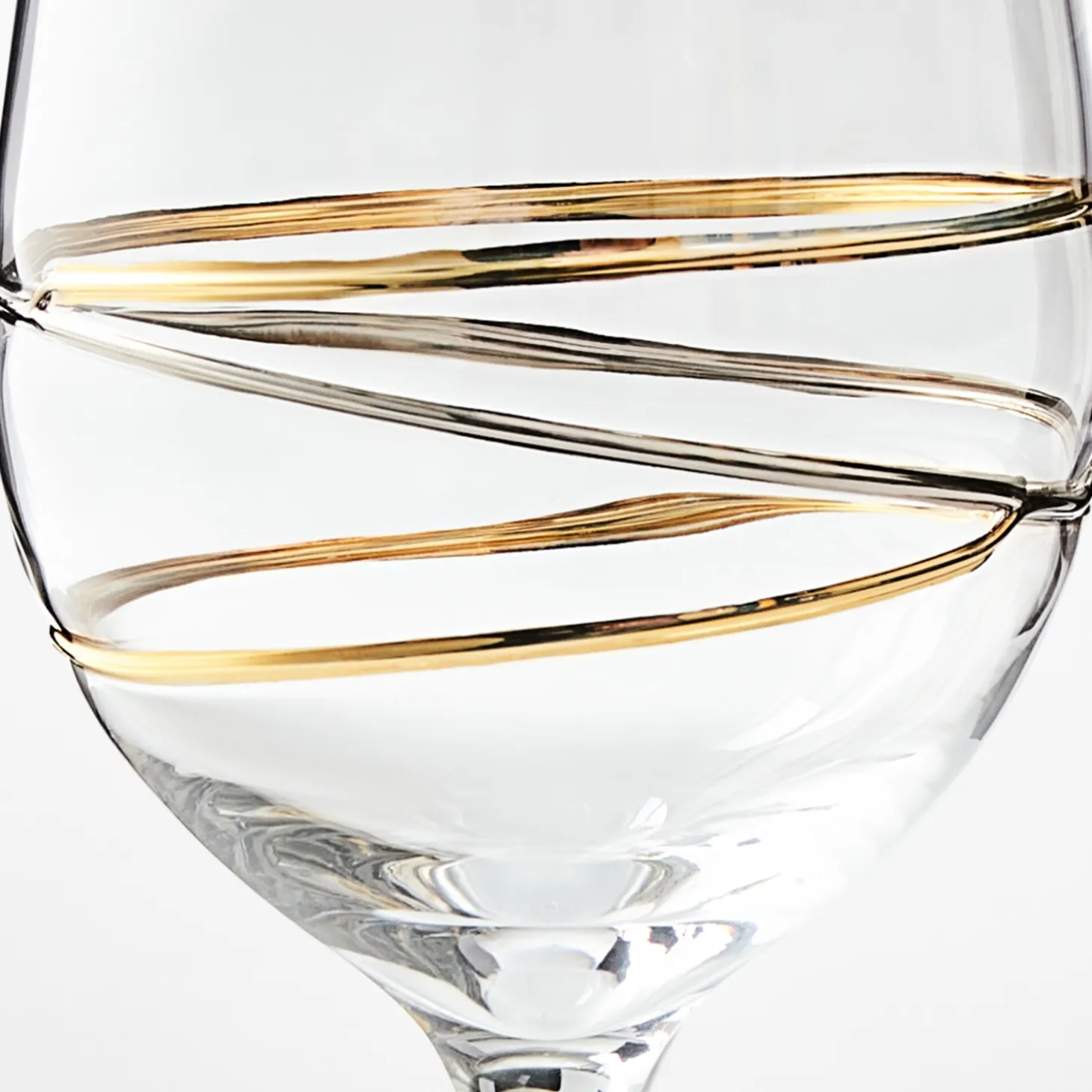 Golden Reflections Engraved Wine Glass