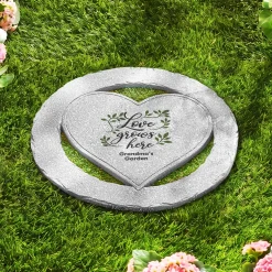Love Grows Here Encircled Heart Garden Stone