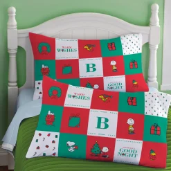 PEANUTS® Holiday Quilt Pattern Pillowcase