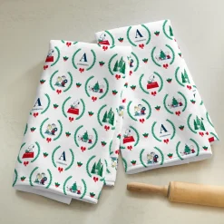 PEANUTS® Holiday Wreath Pattern Kitchen Towel