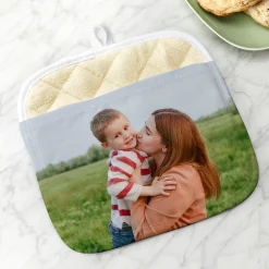 Picture-Perfect Pot Holder