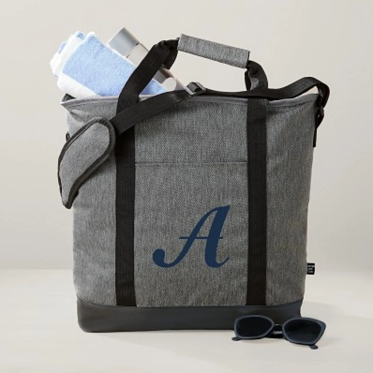 Script Initial Vila Tote Bag Cooler