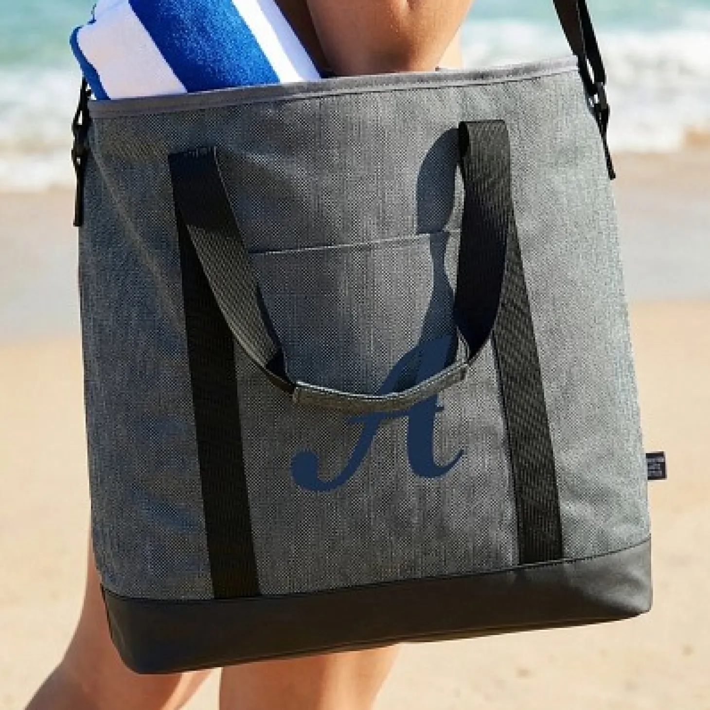 Script Initial Vila Tote Bag Cooler