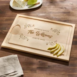 Simple Wreath Maple Wood Cutting Board